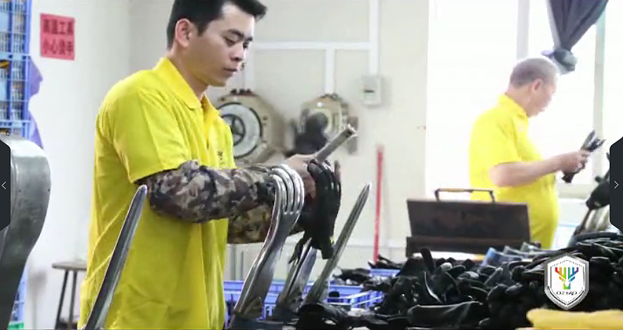 守護(hù)匠心 手套制作工廠(chǎng)的影視致敬